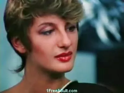 Amatőr szuka melegedik amator szex video kedvenc szexjátékával, mielőtt kibaszik