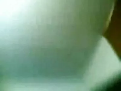 Fűszeres magyarpinak barna Loren Minardi nyög, miközben szarba megy