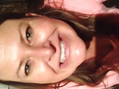 Apró szépség cseh amatőr szex Adria Rae bemutatja a farkát szívó és kibaszott képességeit
