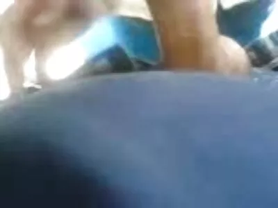 Szép lány szopott fasz a amatőr xex kertjében
