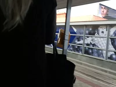 Dava Foxx szórakozik gyönyörű fiatal csajjal amatőr házi sex a kanapén