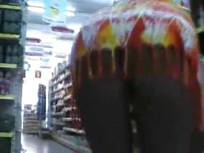 Karcsú amatőr szextv szőke Tara Ashley szopást ad és baszik egy fiatal sráccal