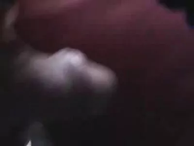 India Summer széttárta lábait egy amatőr xex kemény gombért