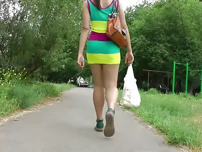 A szőke Chloe Cherry leszbikus szexet folytat amator szex Kendra Spade új alkalmazottjával